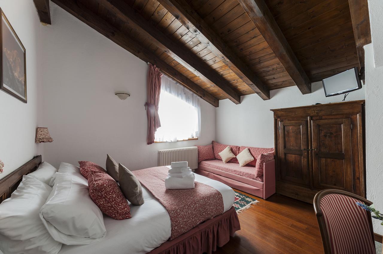 Hotel Baita Cretaz Бройл-Червиня Екстериор снимка